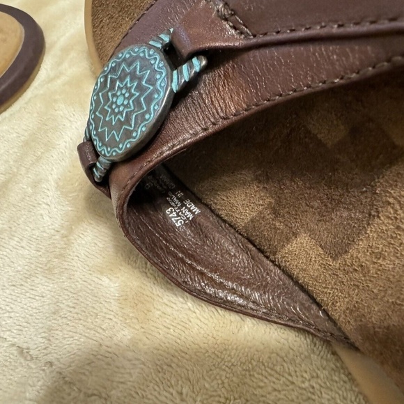 Minnetonka Size 9 Solid Brown Leather Open-Toe Sandals - EUC - Picture 5 of 6